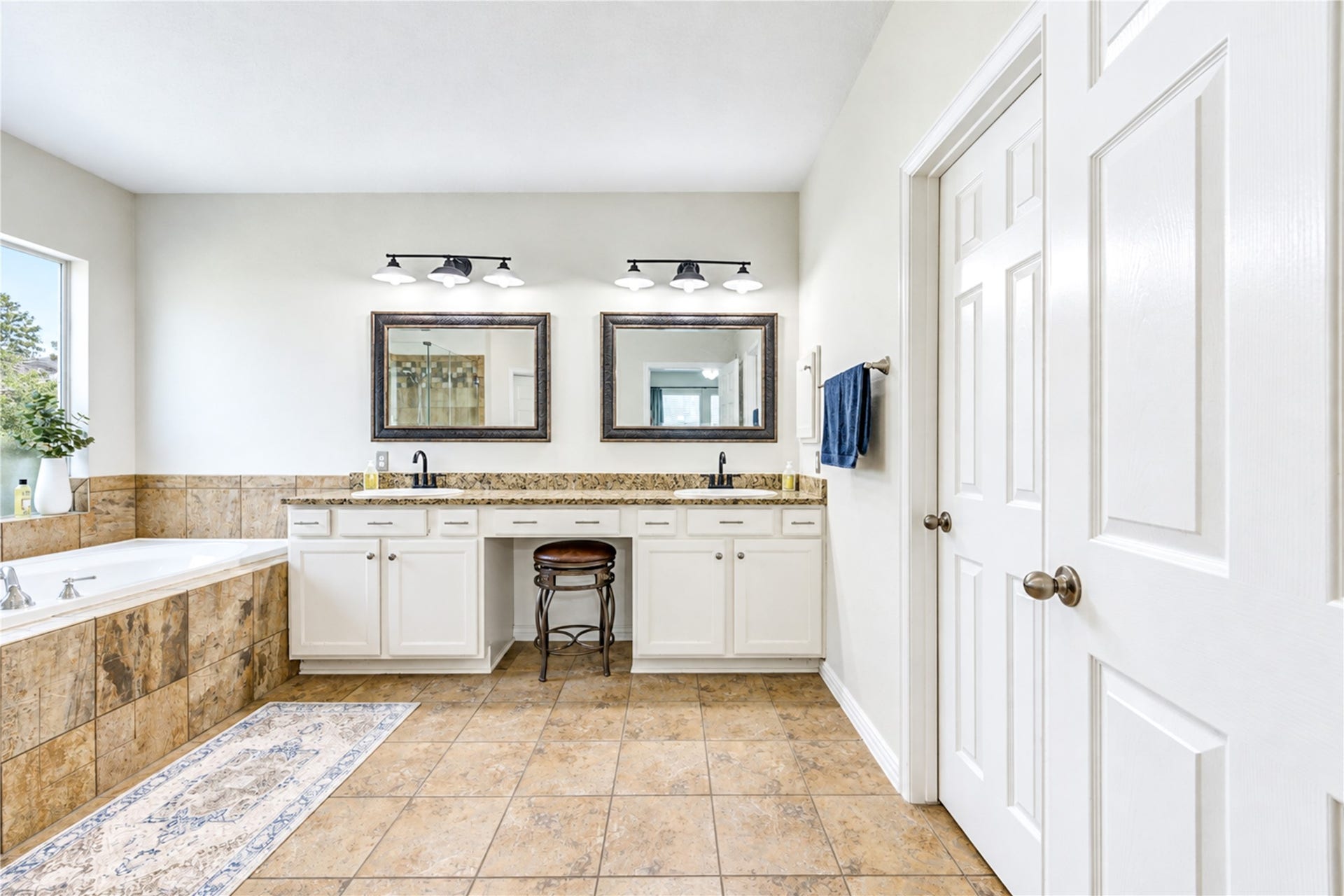 28019 Longspur Drive, Katy, TX 77494 Primary bathroom