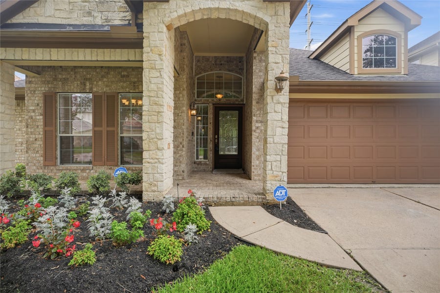 Property photo for 12811 Flat Creek Drive, Pearland, TX
