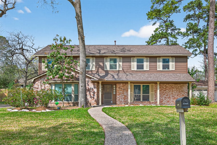 Property photo for 5918 Lodge Creek Drive, Houston, TX