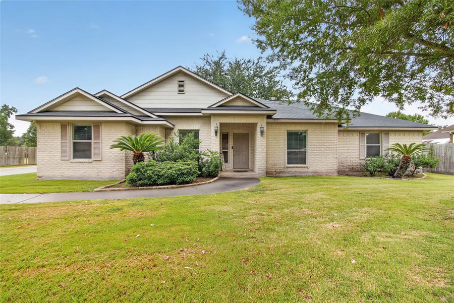 Property photo for 18206 Kings Row, Houston, TX