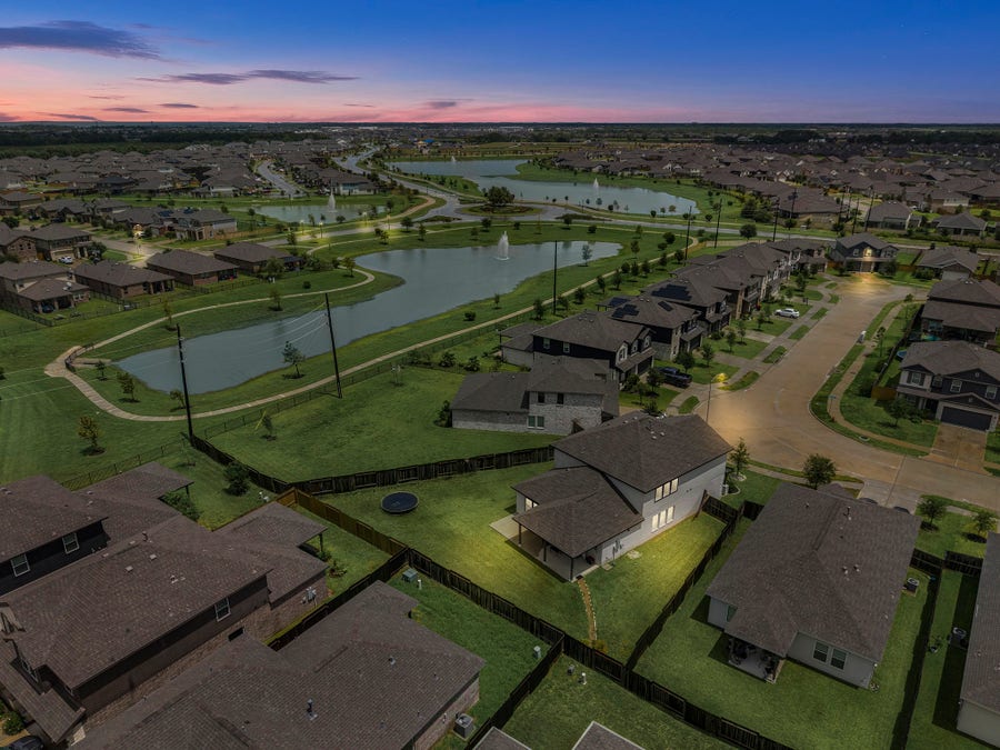 Property photo for 10502 Watershed Drive, Rosharon, TX