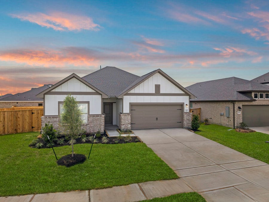 Property photo for 230 Bay Laurel Court, Alvin, TX