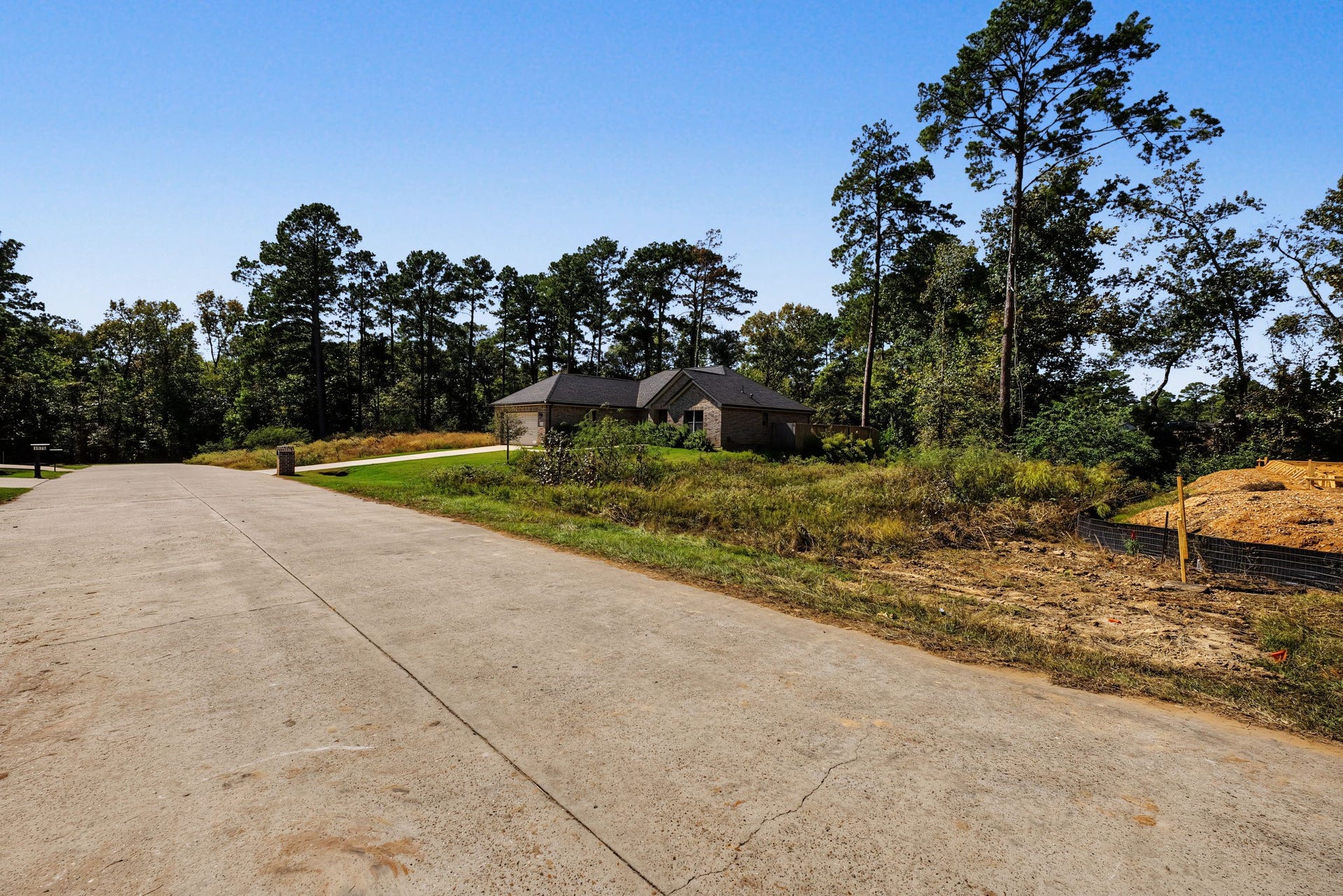 1981 La Salle Park Drive, Conroe, TX 77304