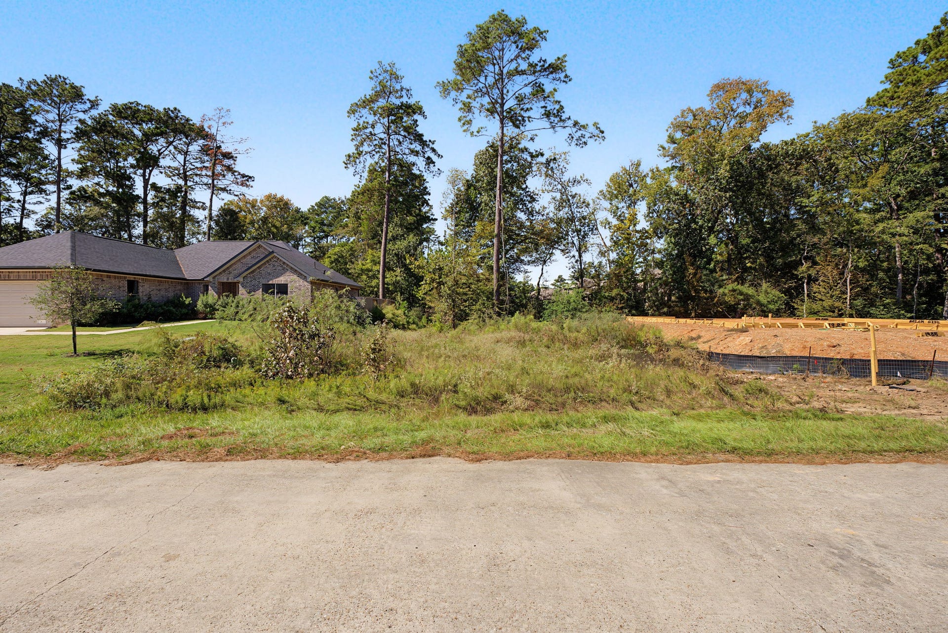 1981 La Salle Park Drive, Conroe, TX 77304