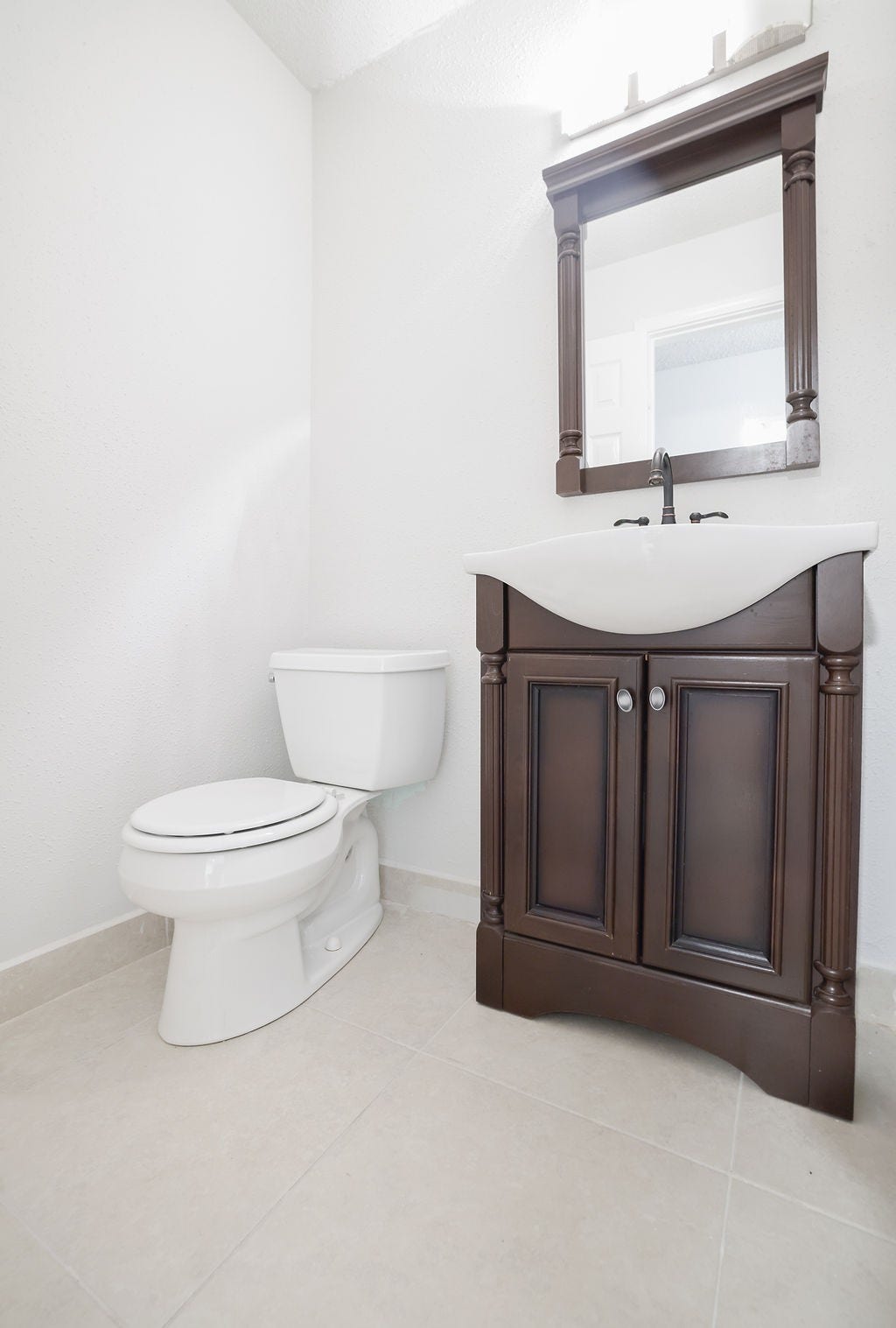 2503 McCue Road, #6, Houston, TX 77056 half bathroom