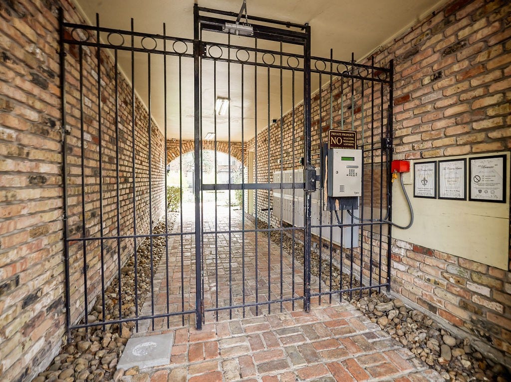 2503 McCue Road, #6, Houston, TX 77056 2503 McCue Road, #6, Houston, TX 77056