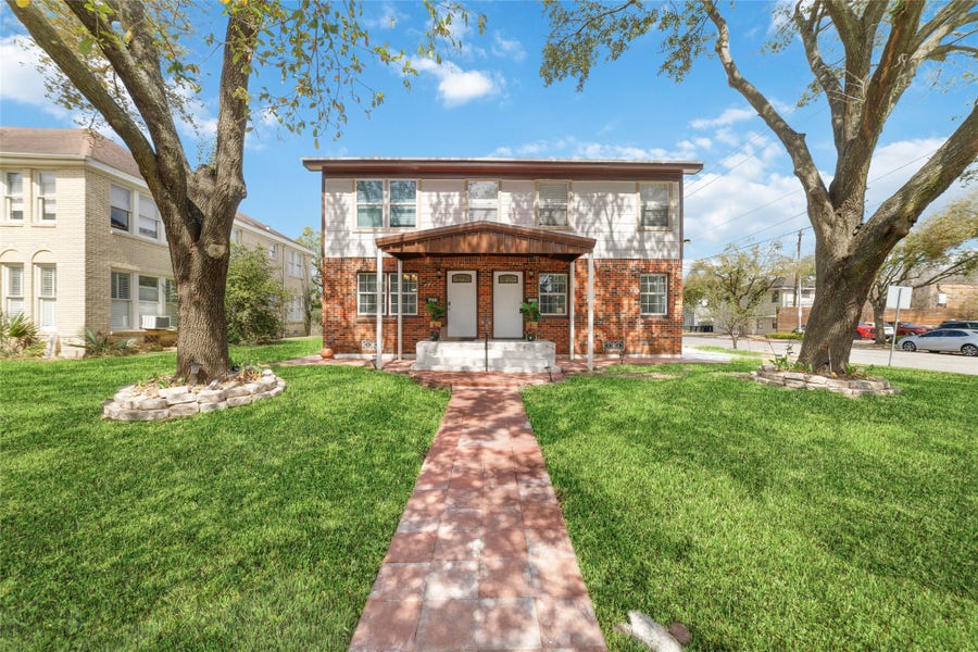Property photo for 1604 W Alabama St, Houston, TX
