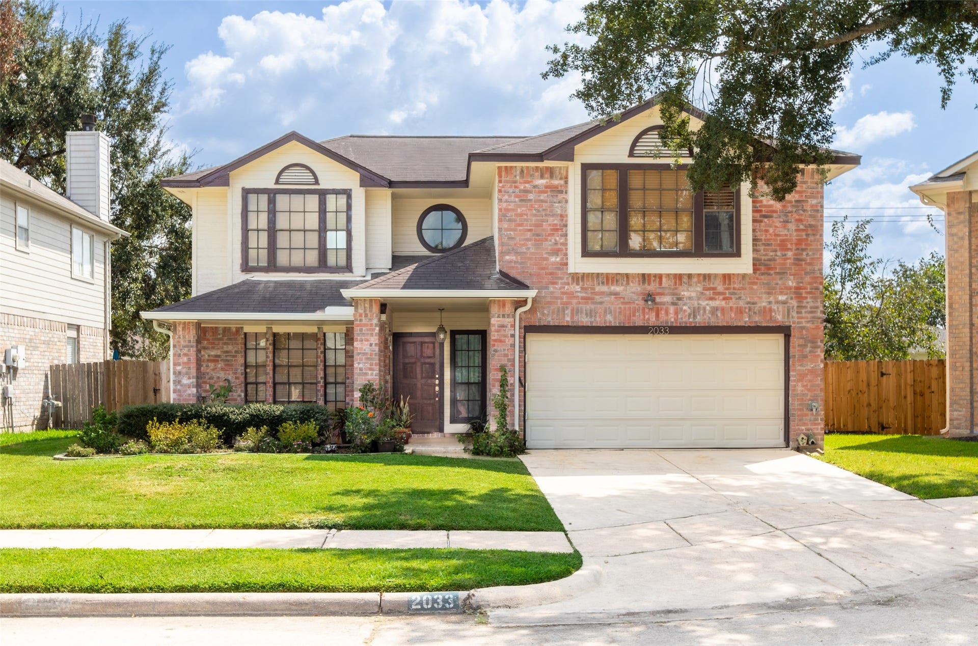 2033 Wildwood Ridge Drive, Missouri City, TX 77489 Welcome Home!