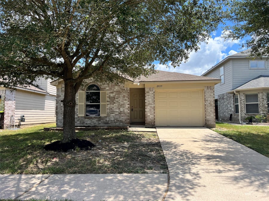 Property photo for 2839 Oakland Brook Street, Houston, TX