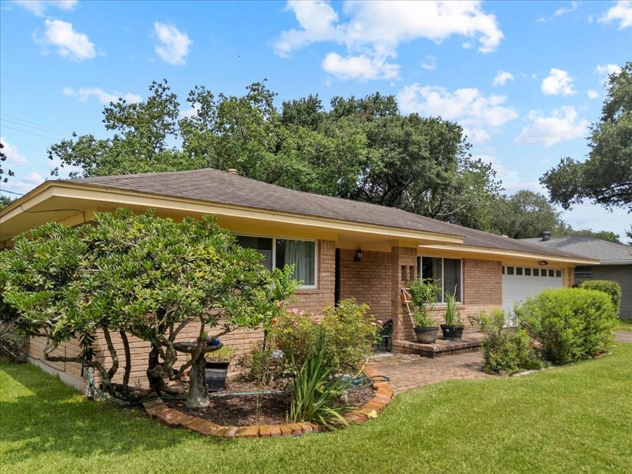 Property photo for 11518 Mullins Drive, Houston, TX