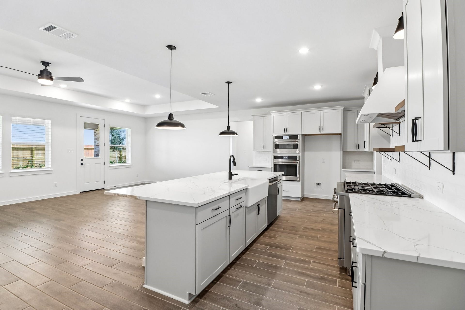 12406 Old Fashion Circle, Mont Belvieu, TX 77535 12406 Old Fashion Circle, Mont Belvieu, TX 77535