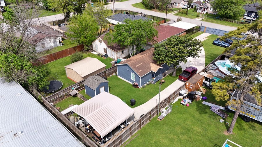Property photo for 409 Robert Lee Road, Houston, TX