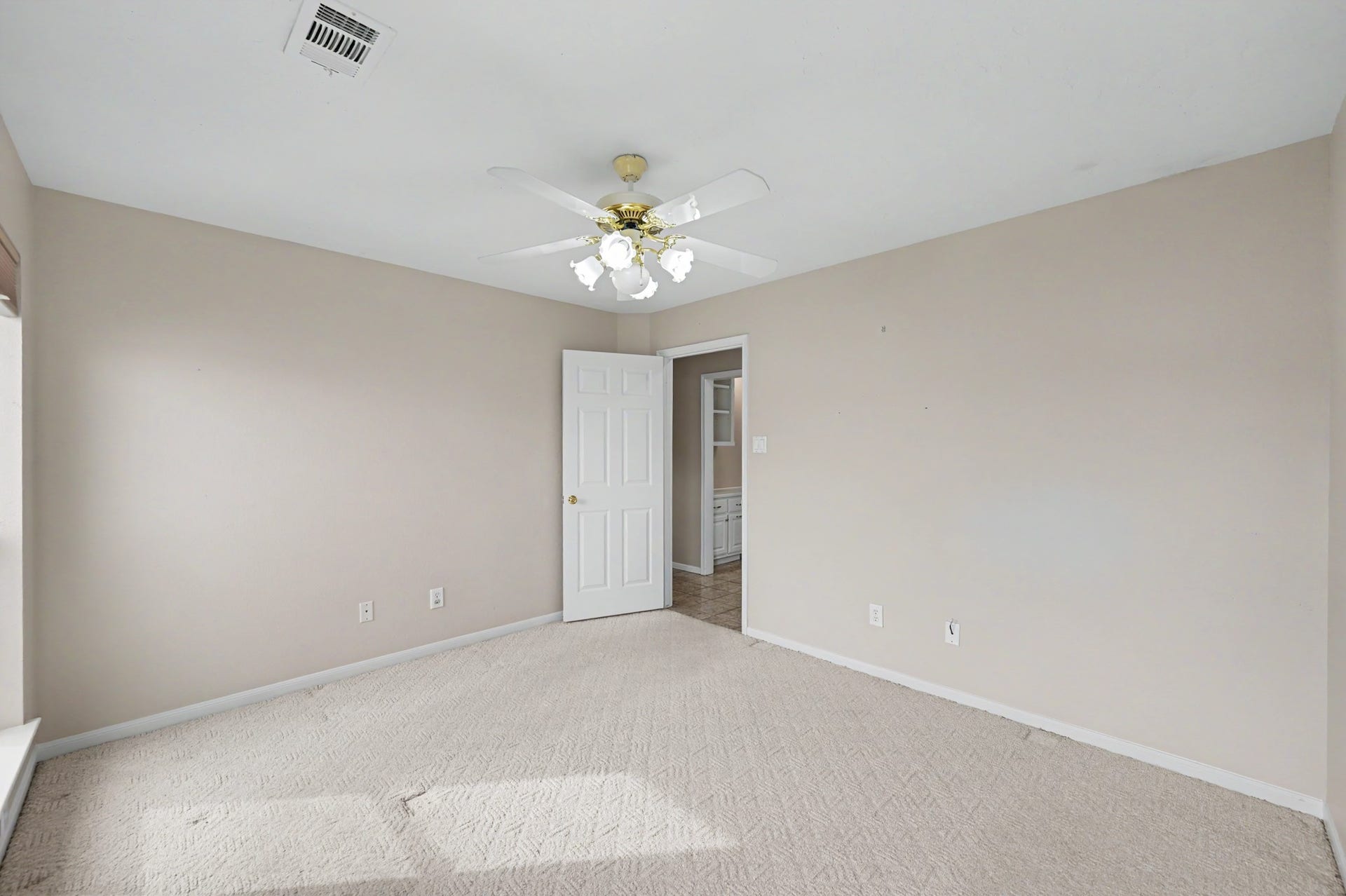 12842 Pelican Island Drive, Willis, TX 77318 Additional view of the second guest bedroom
