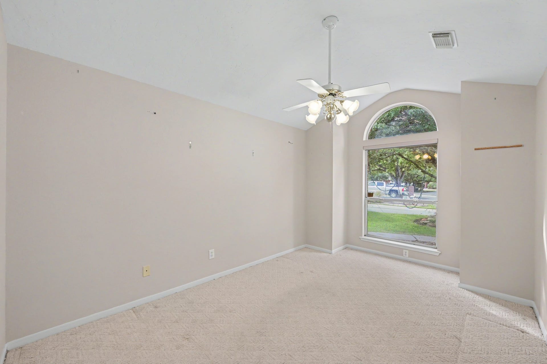 12842 Pelican Island Drive, Willis, TX 77318 Front Guest Bedroom with views of the front yard.