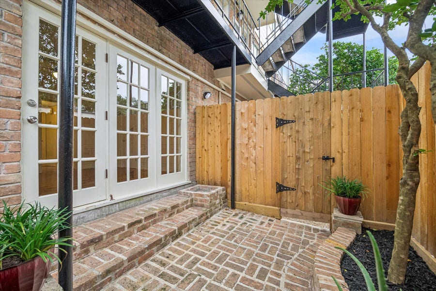 Property photo for 453 N Post Oak Lane, Houston, TX