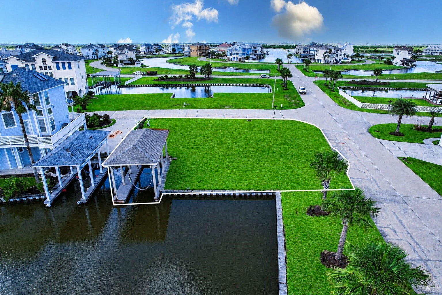 15 Half Moon, Hitchcock, TX 77563 Waterfront Corner Lot