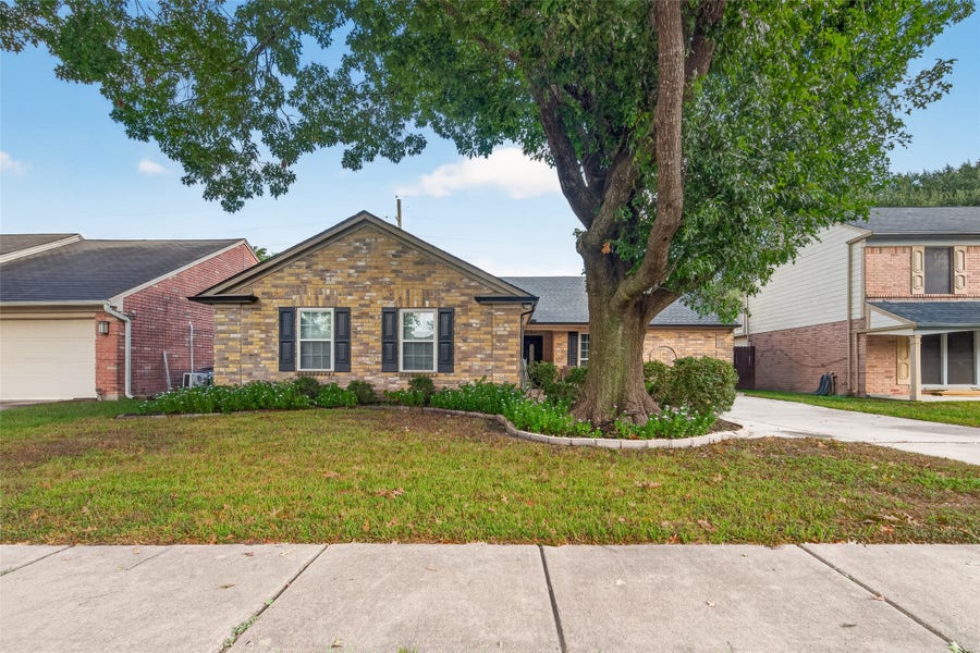 Property photo for 10514 Saddlehorn Trail, Houston, TX