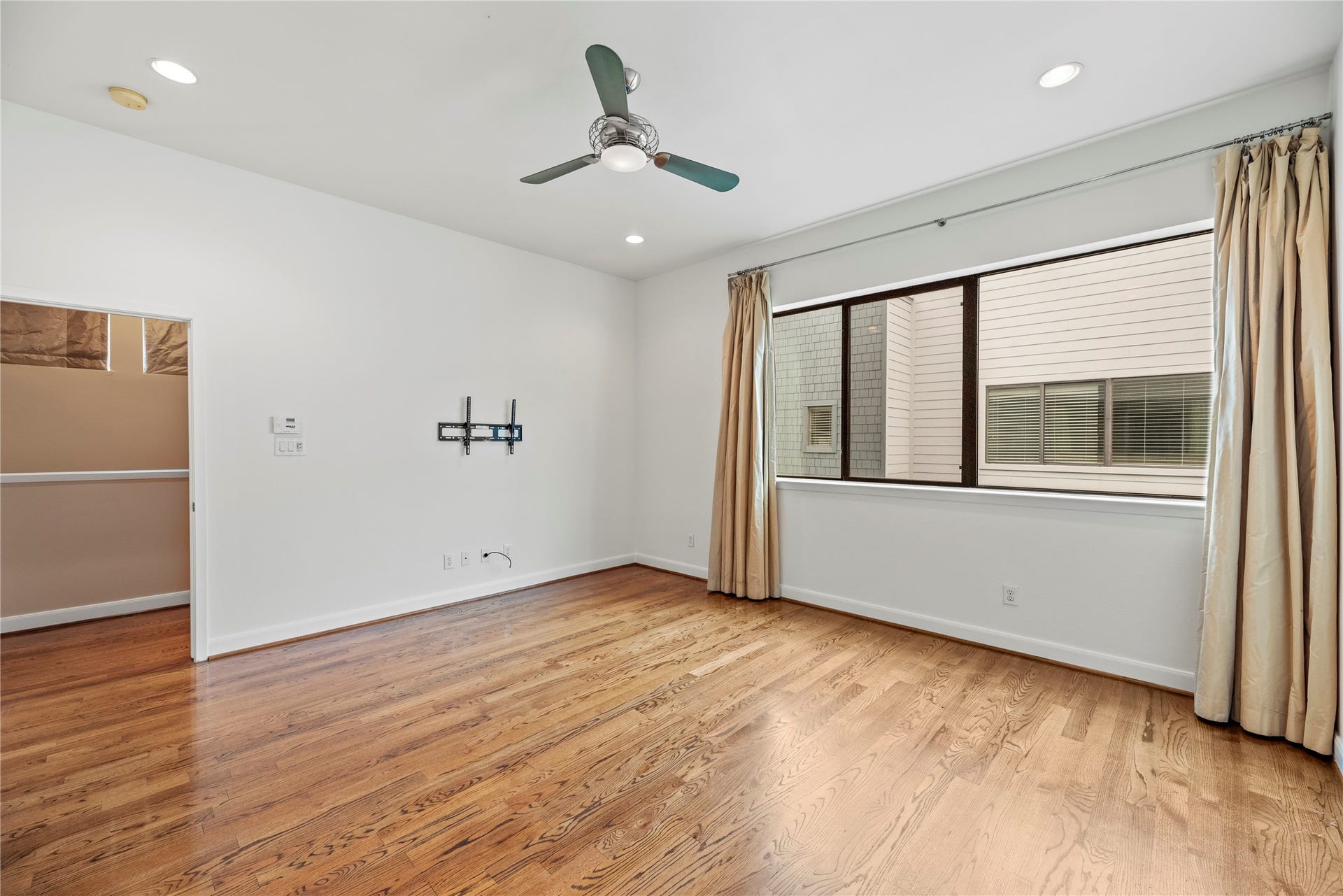 5205 Rose Street, #B, Houston, TX 77007