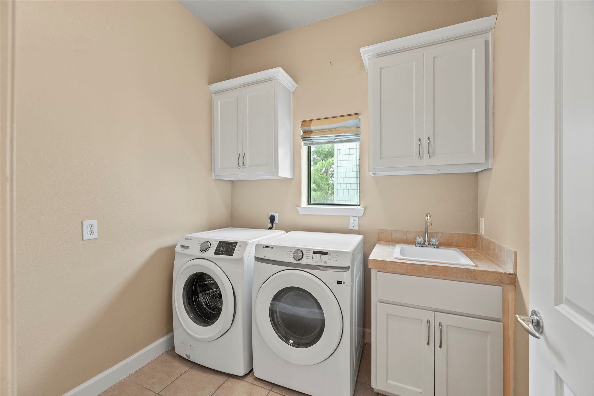5205 Rose Street, #B, Houston, TX 77007