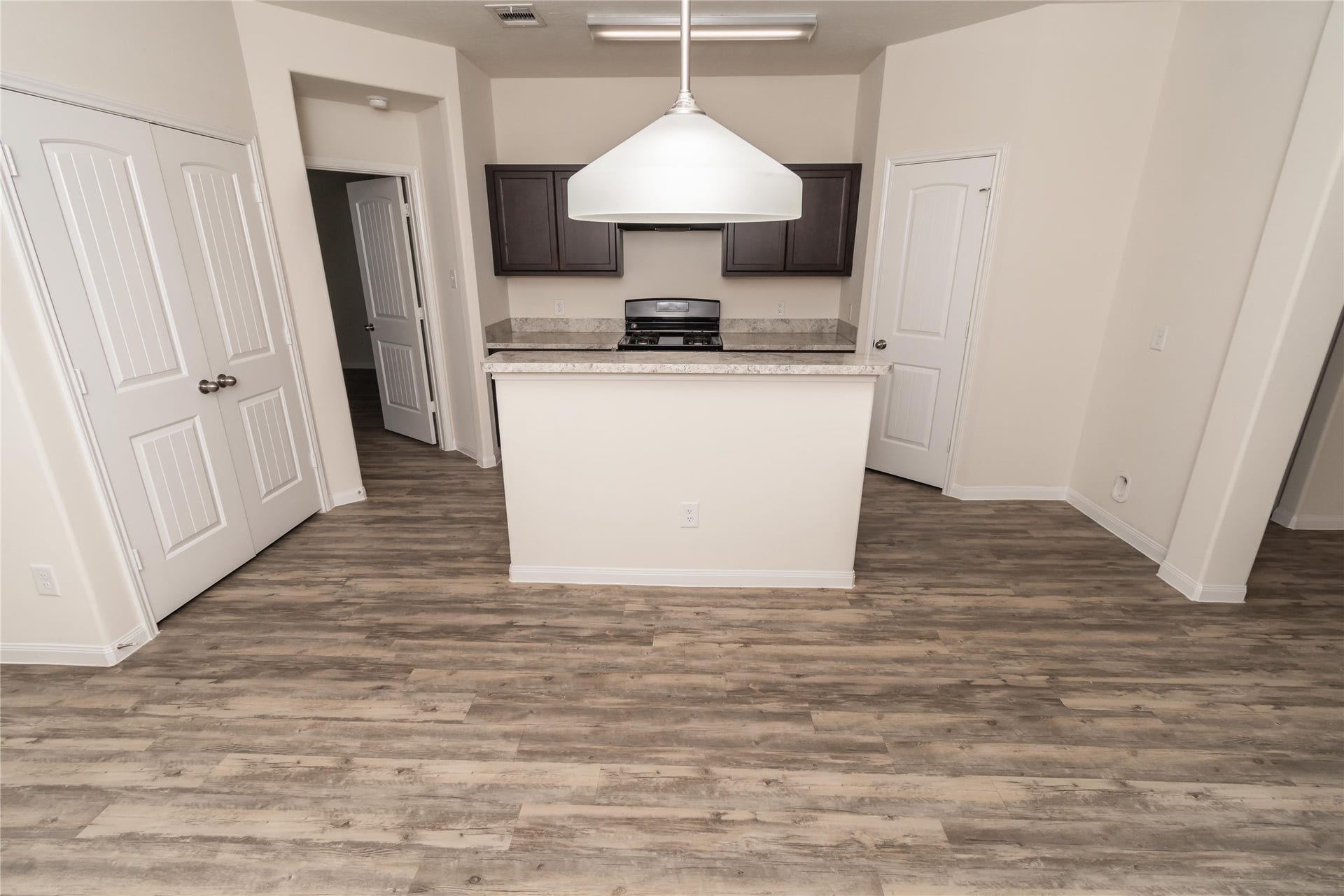 9710 Tura Drive, Houston, TX 77044 Photos may be representative of the floor plan and not the exact home. Finishes, layout, and features of the actual property for lease may vary.