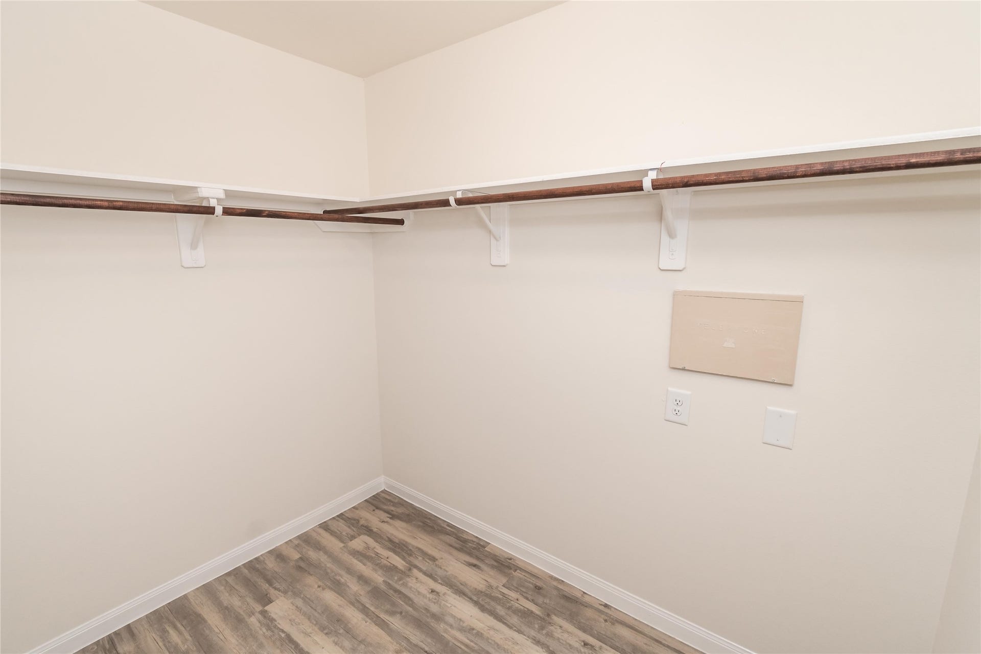 9710 Tura Drive, Houston, TX 77044 Photos may be representative of the floor plan and not the exact home. Finishes, layout, and features of the actual property for lease may vary.