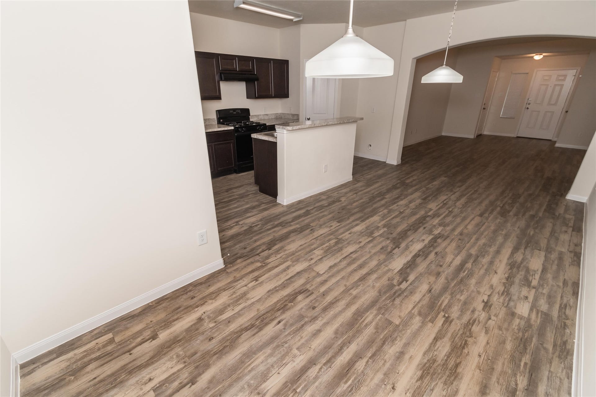 9710 Tura Drive, Houston, TX 77044 Photos may be representative of the floor plan and not the exact home. Finishes, layout, and features of the actual property for lease may vary.