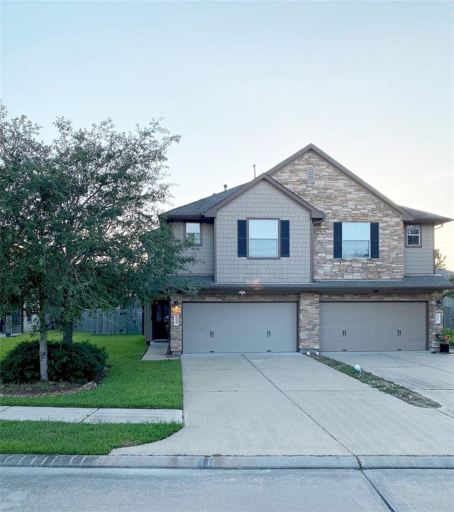 Property photo for 319 Brandy Ridge Lane, Dickinson, TX