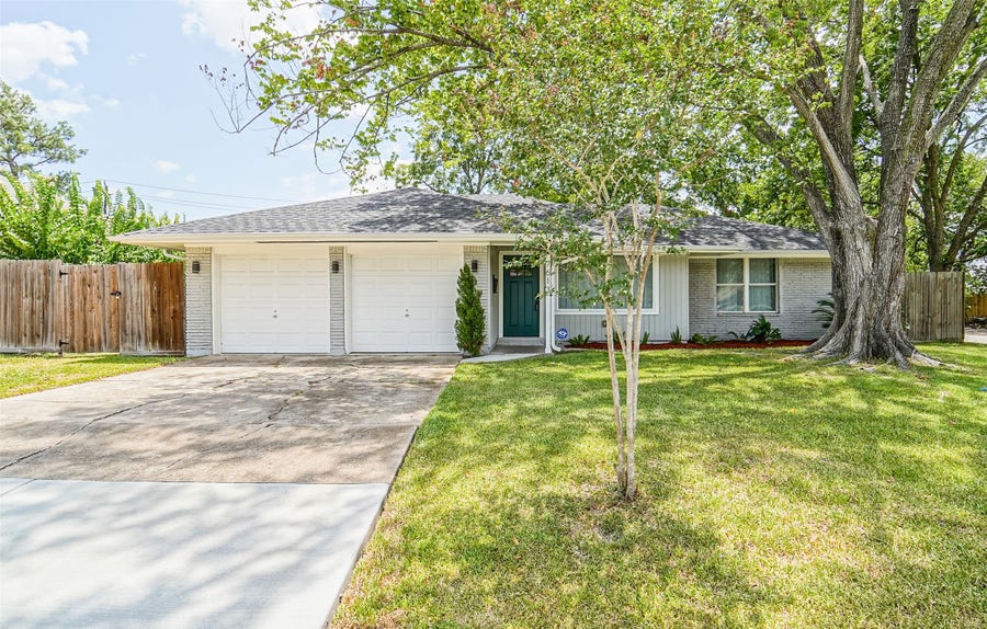 Property photo for 7613 Albacore Drive, Houston, TX