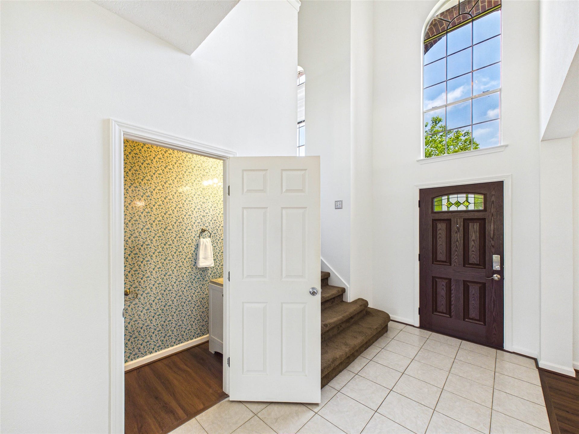 3006 Bay Breeze Drive, Dickinson, TX 77539 Half Bath Entrance