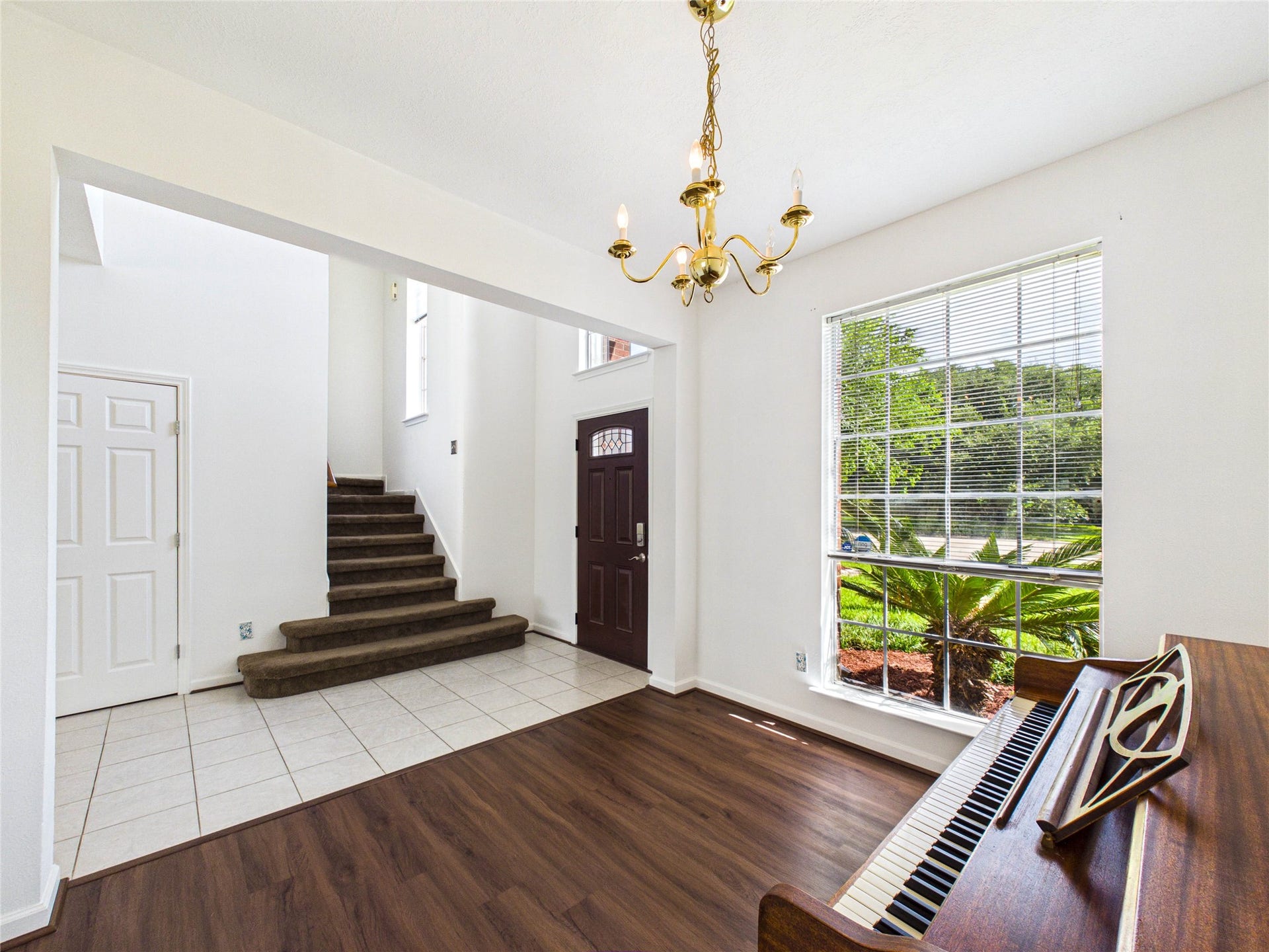 3006 Bay Breeze Drive, Dickinson, TX 77539 Dining Room off Entry
