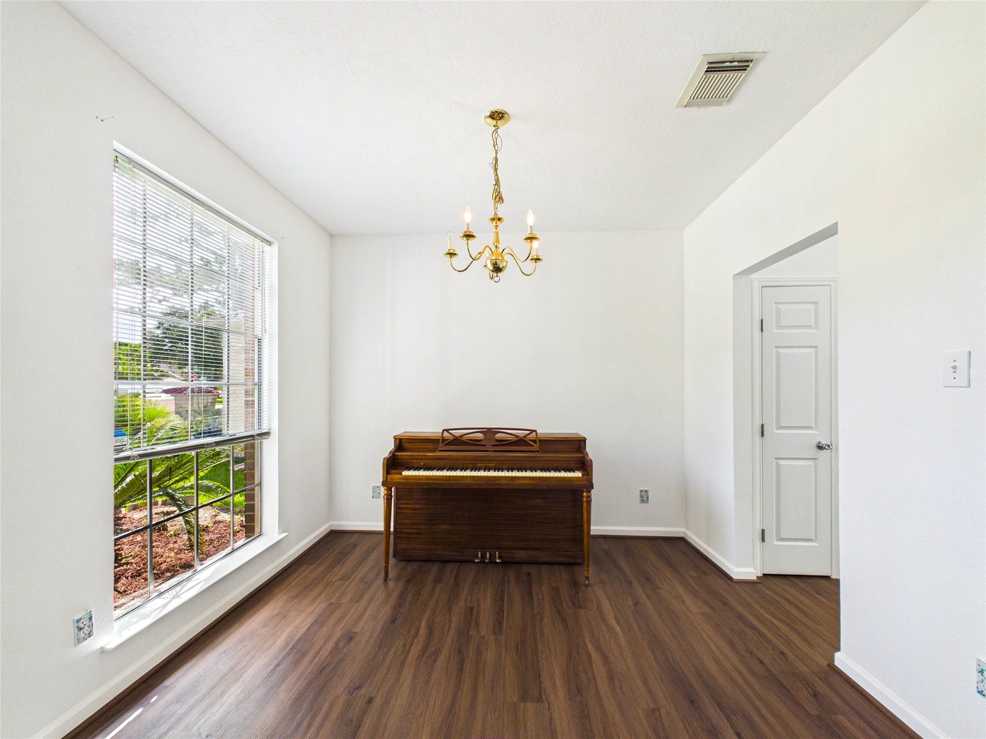 3006 Bay Breeze Drive, Dickinson, TX 77539 Another view of Dining