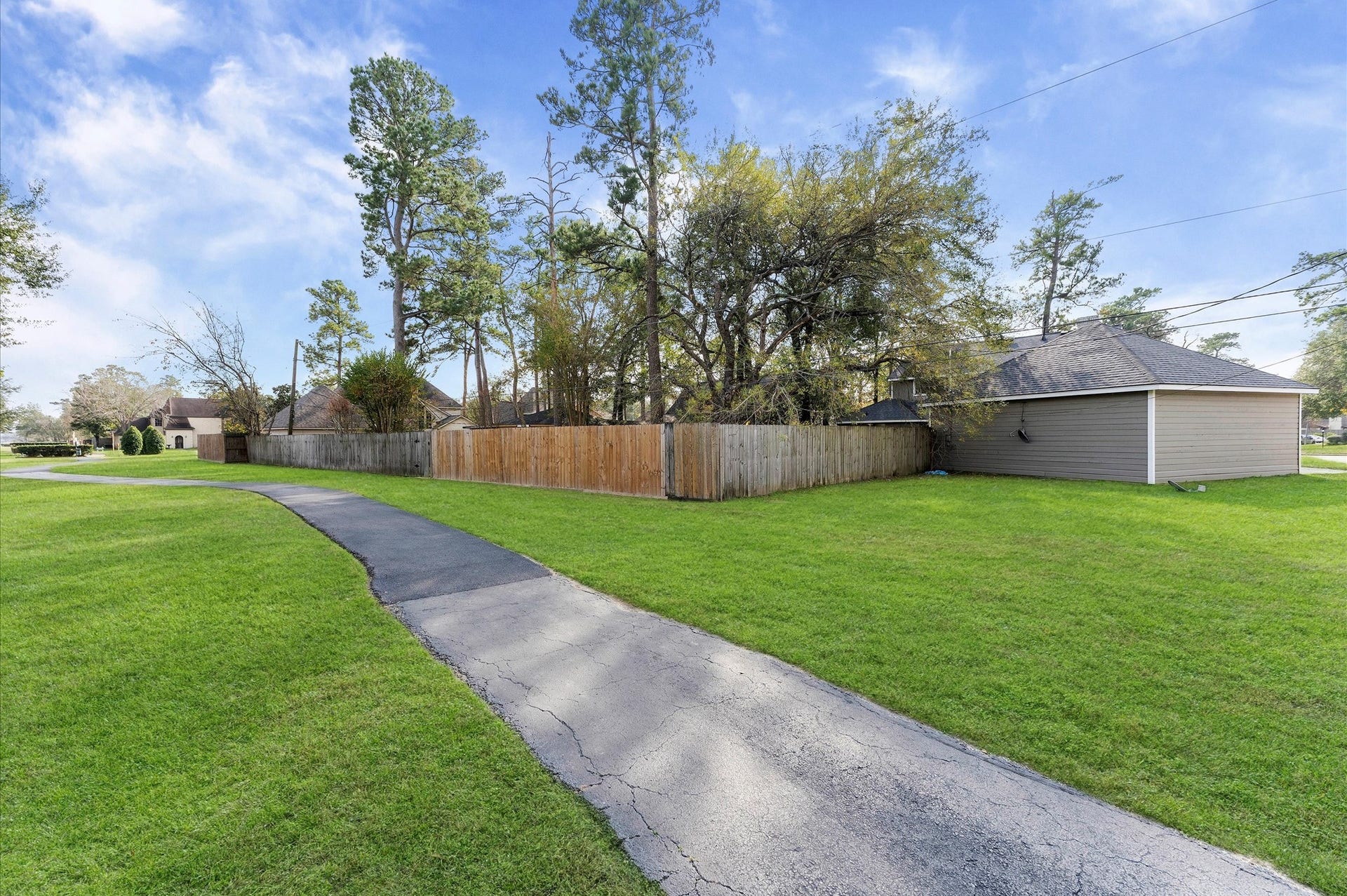 A convenient walking path is located just behind your property, which means no backyard neighbors.
