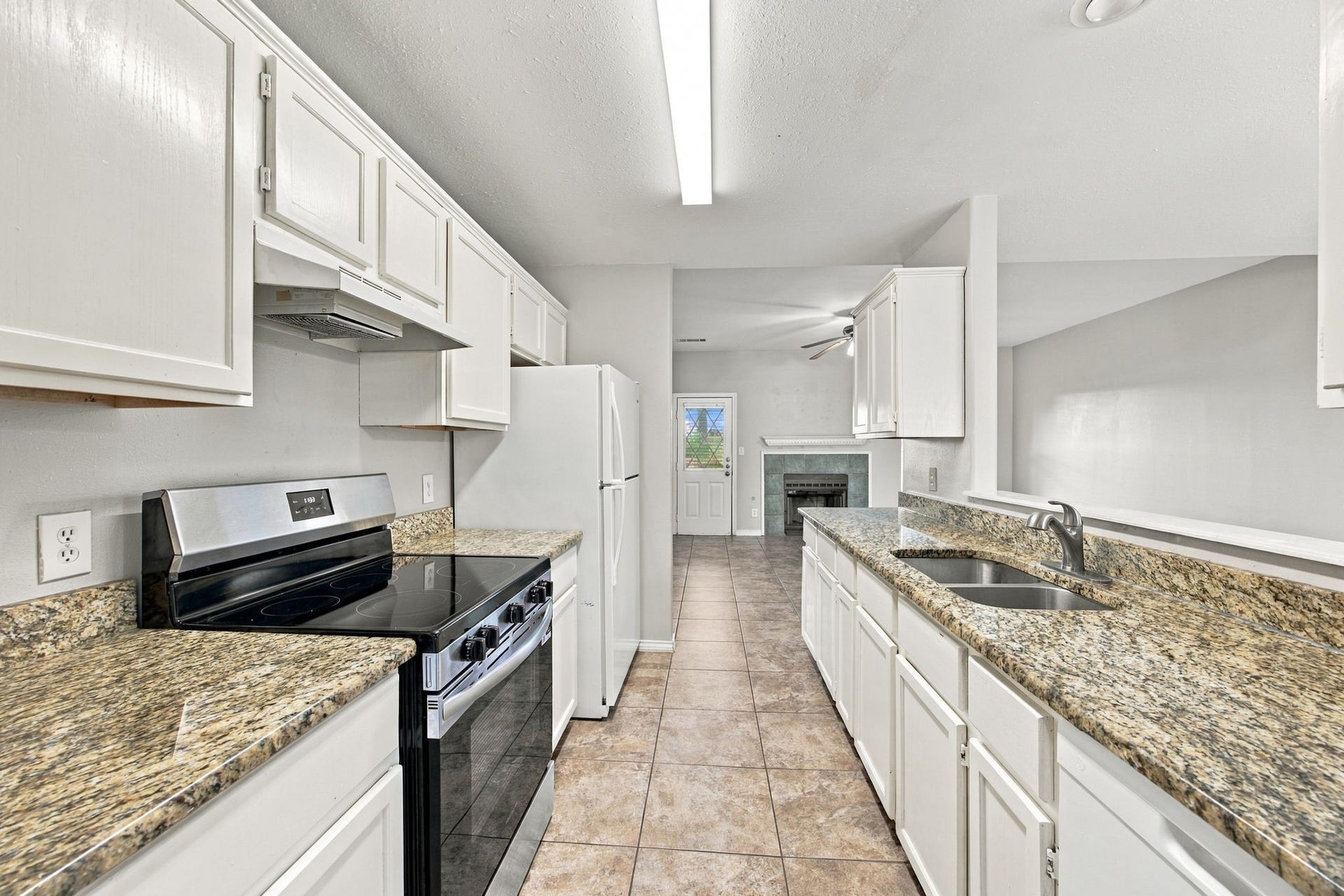 23619 Summer Pine Drive, Spring, TX 77373 Tons of cabinet space in this stunning kitchen!