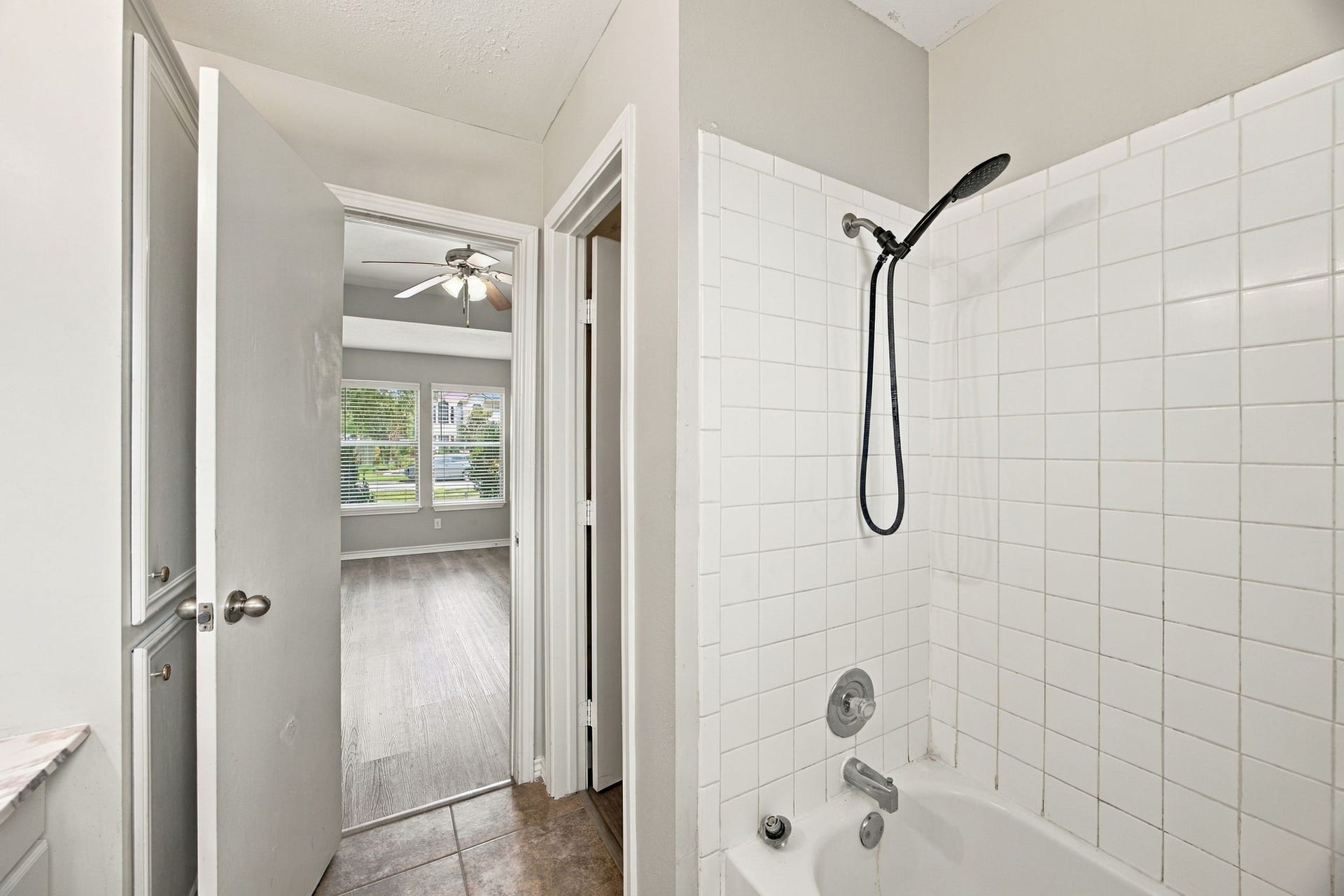 23619 Summer Pine Drive, Spring, TX 77373 Another angle of the master en-suite bathroom.