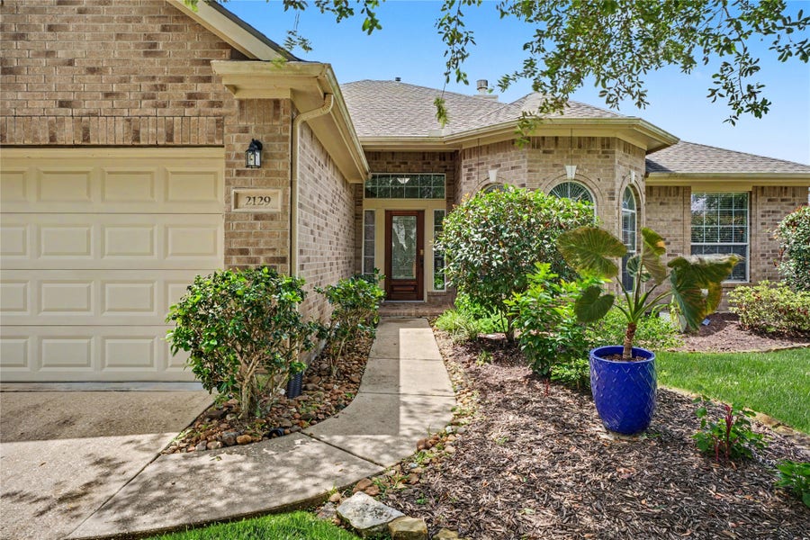 Property photo for 2129 Brittany Colony Drive, League City, TX