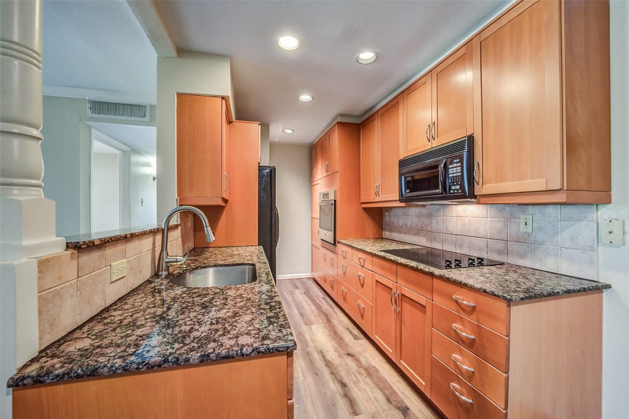 Property photo for 1601 S Shepherd Drive, #225, Houston, TX