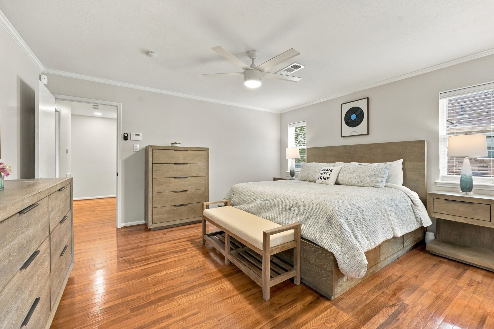 11307 Valley Spring Drive, Houston, TX 77043 Primary bedroom.