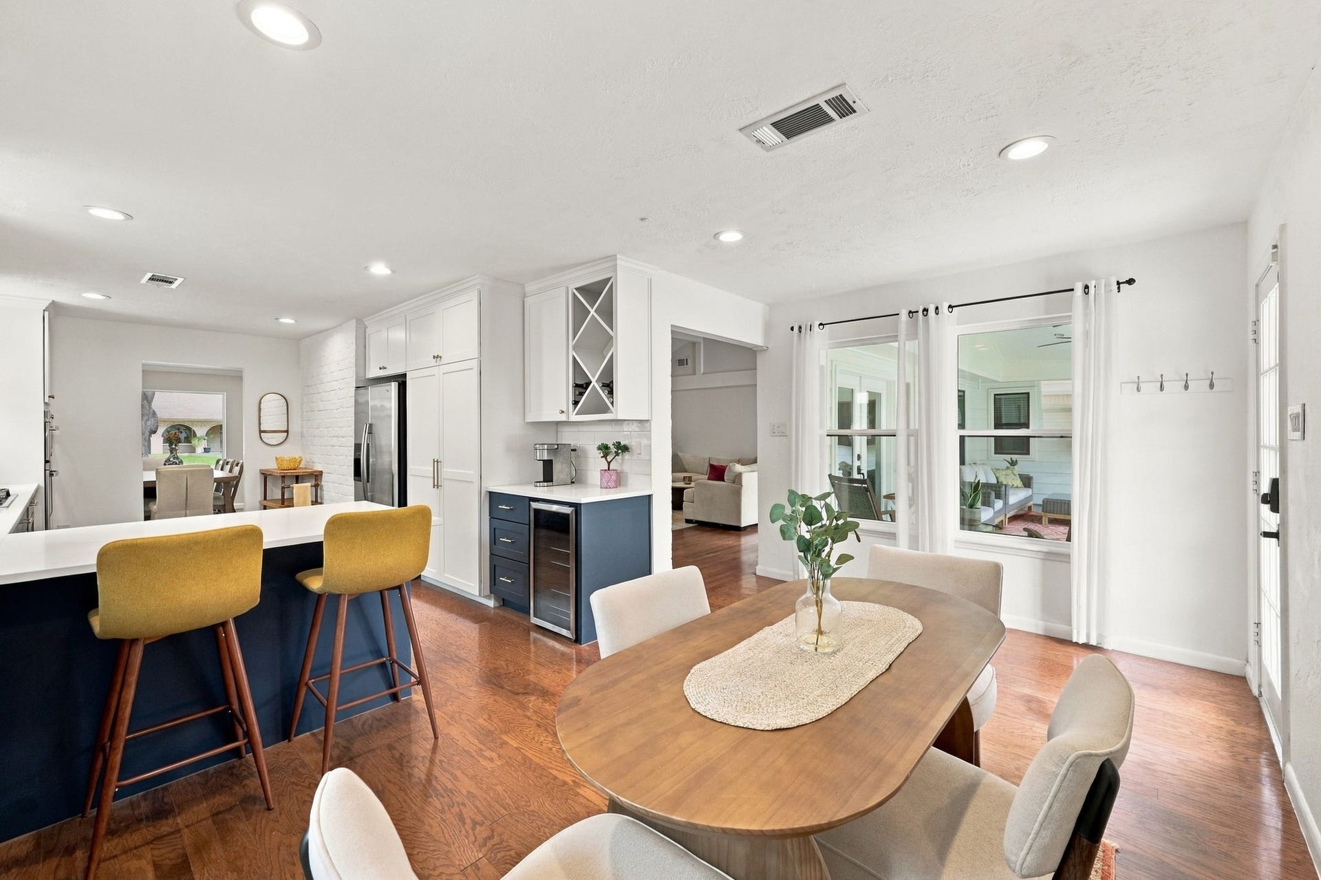 11307 Valley Spring Drive, Houston, TX 77043 11307 Valley Spring Drive, Houston, TX 77043