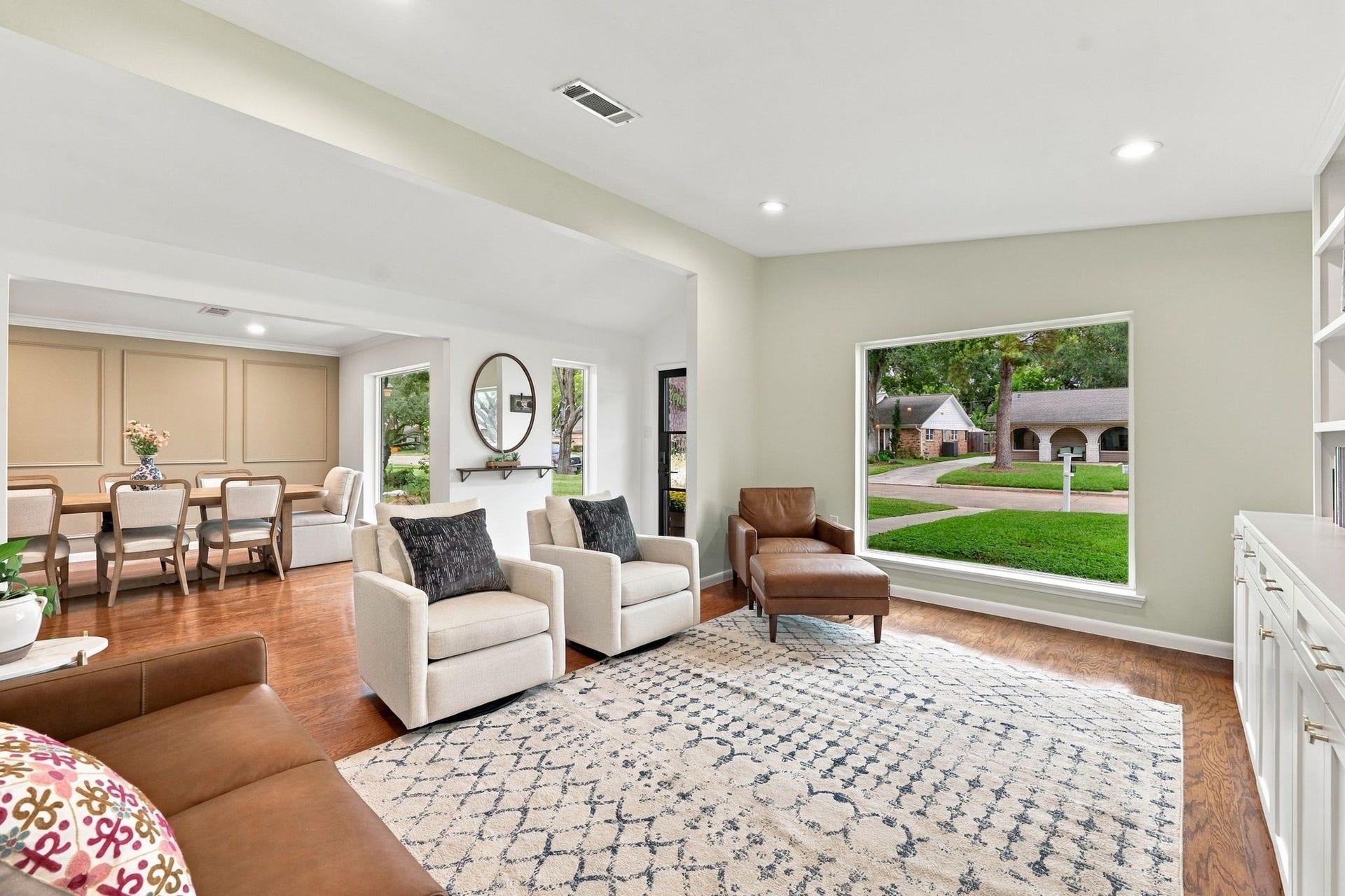 11307 Valley Spring Drive, Houston, TX 77043 11307 Valley Spring Drive, Houston, TX 77043