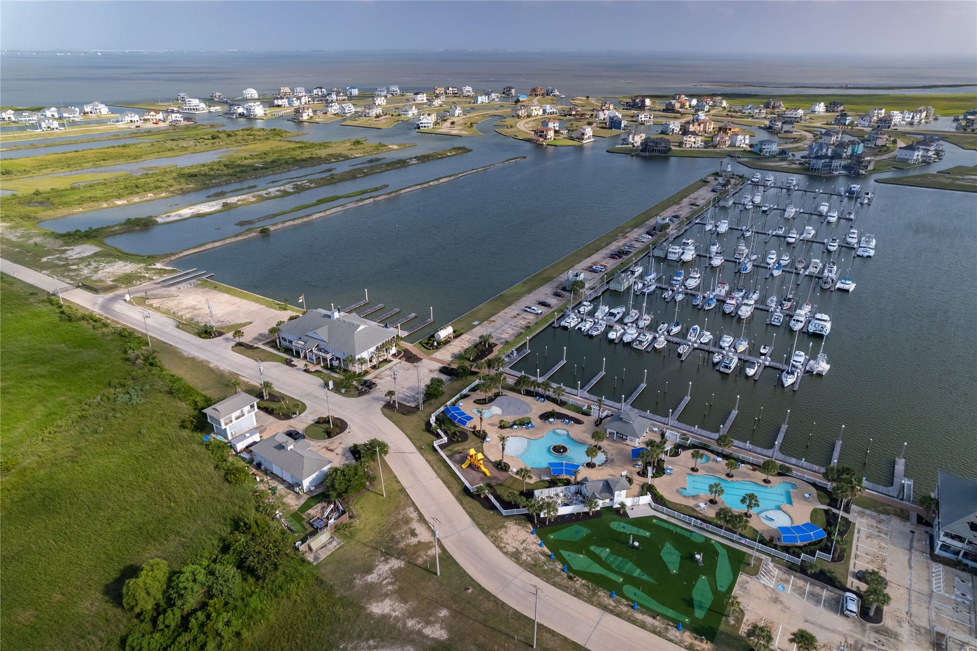 24 Long Key, Hitchcock, TX 77563 24 Long Key, Hitchcock, TX 77563