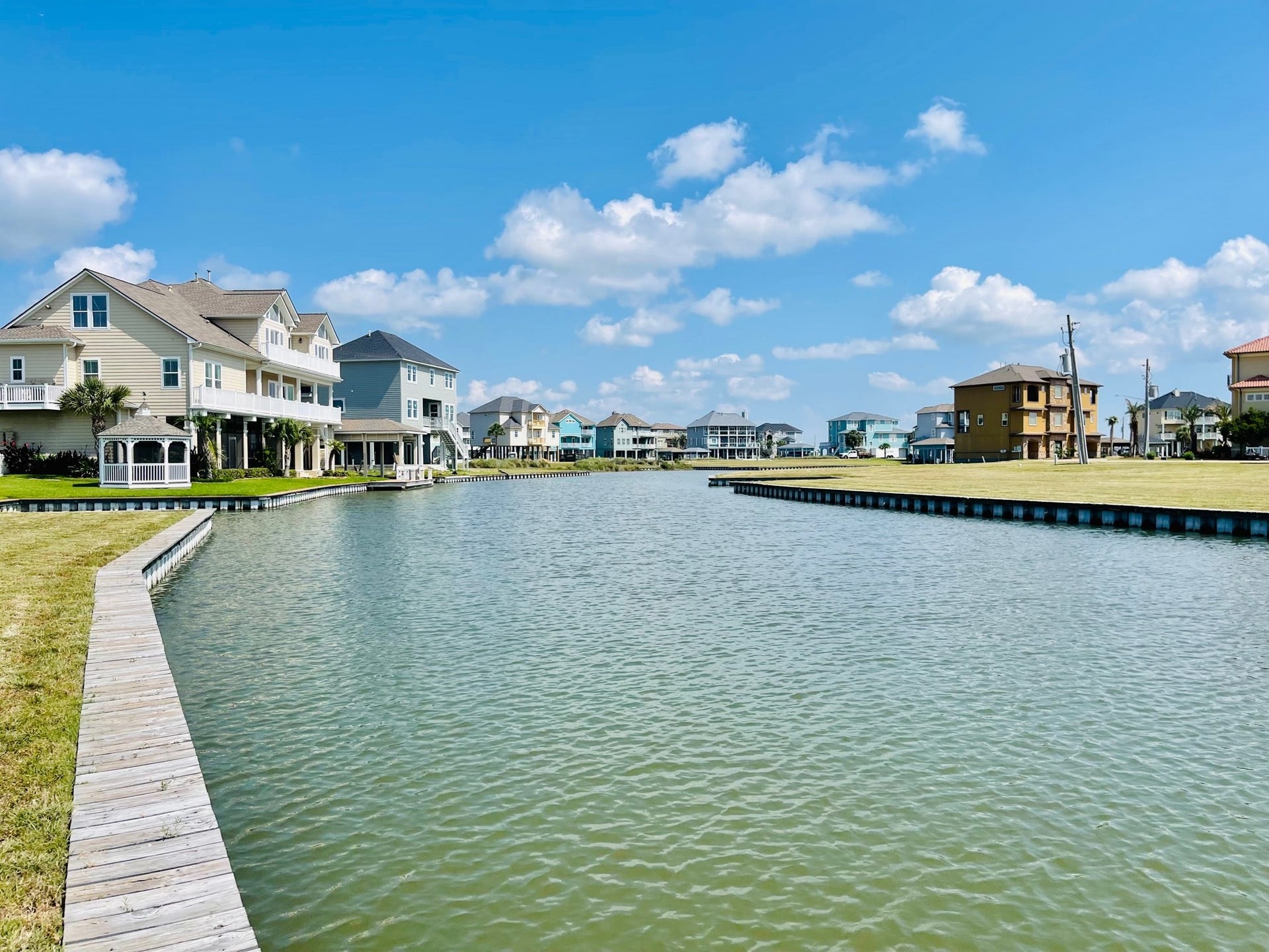 24 Long Key, Hitchcock, TX 77563 24 Long Key, Hitchcock, TX 77563