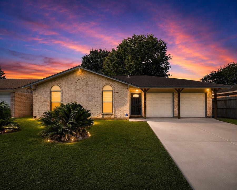 Property photo for 1602 Kenwick Place, Pasadena, TX