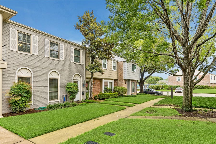 Property photo for 1349 Country Place Drive, Houston, TX