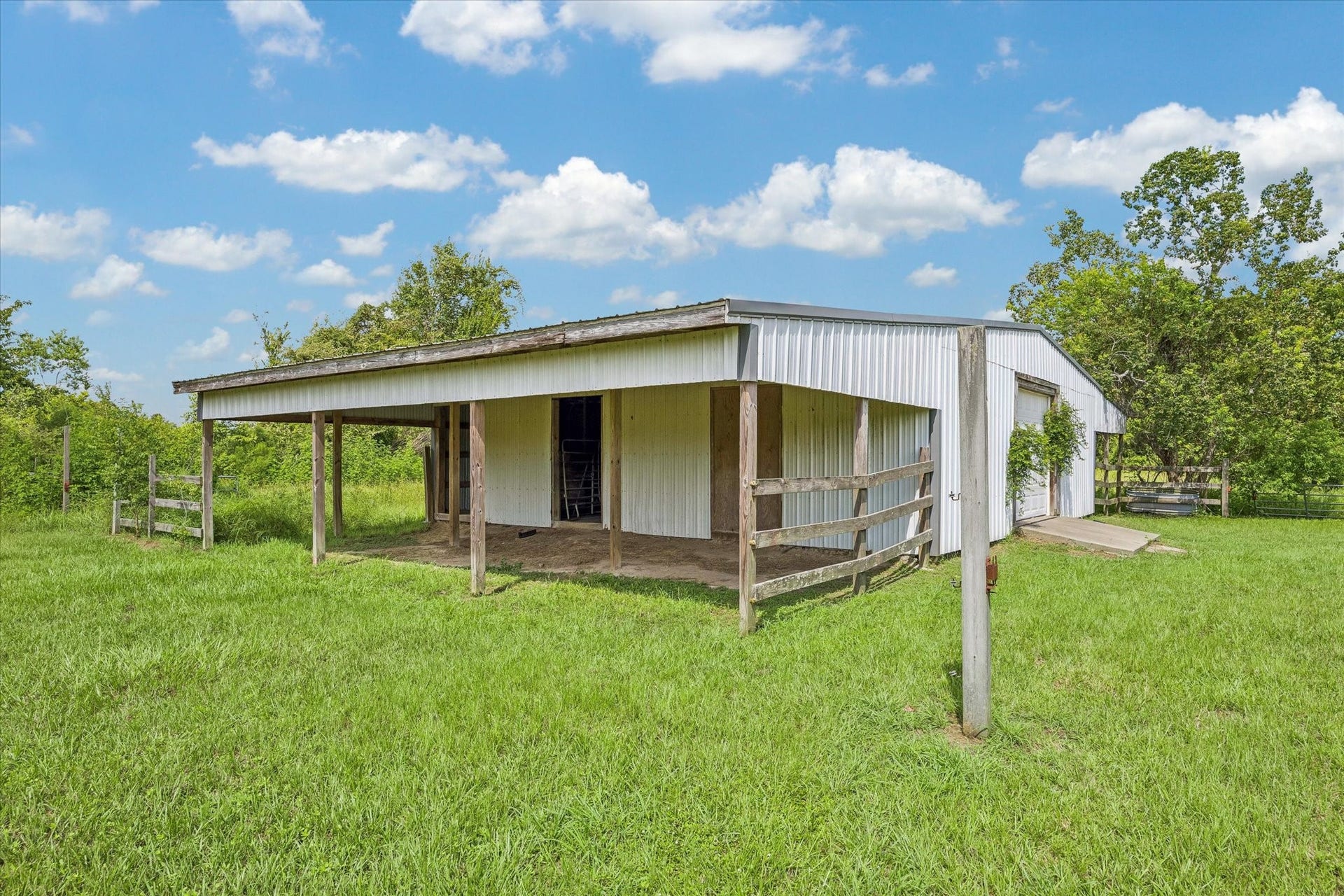 5806-A S Highway 35, Alvin, TX 77511 5806-A S Highway 35, Alvin, TX 77511