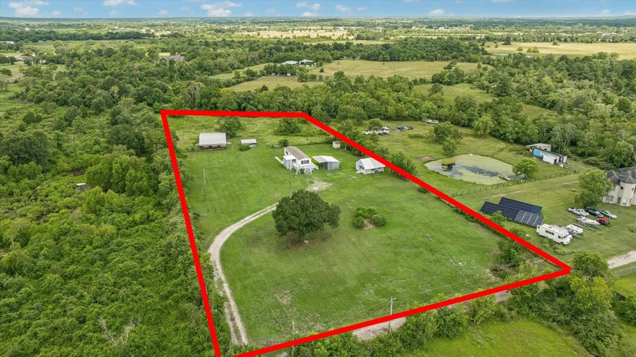 Property photo for 5806-A S Highway 35, Alvin, TX