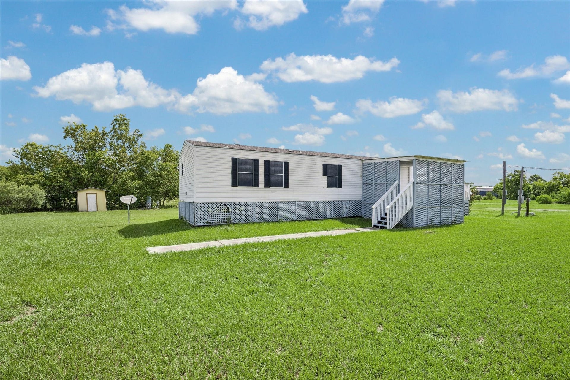 5806-A S Highway 35, Alvin, TX 77511 5806-A S Highway 35, Alvin, TX 77511