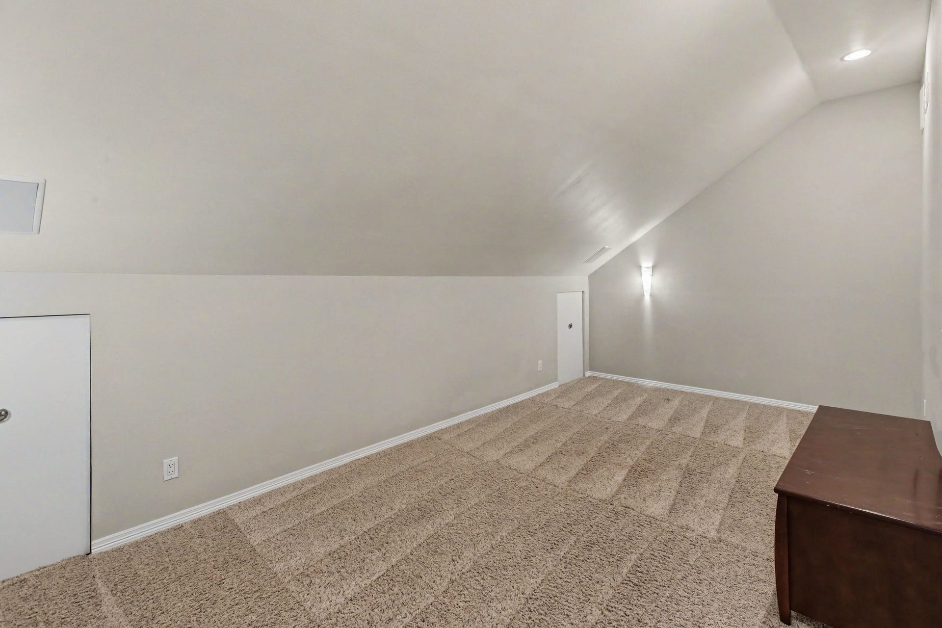 42 S Peaceful Canyon Circle, The Woodlands, TX 77381 Inside and outside surround sound is controlled here in this gigantic media room upstairs. The storage spaces on either side of the media room are easily accessible and there is a media console which is available to stay in the home. Get ready for lots of movie nights or use this room as a playroom, workout room or craft room.