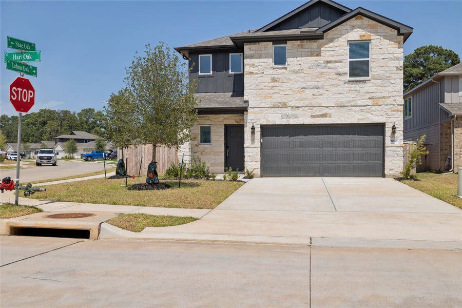 Property photo for 6816 Hart Oak Dr, Conroe, TX