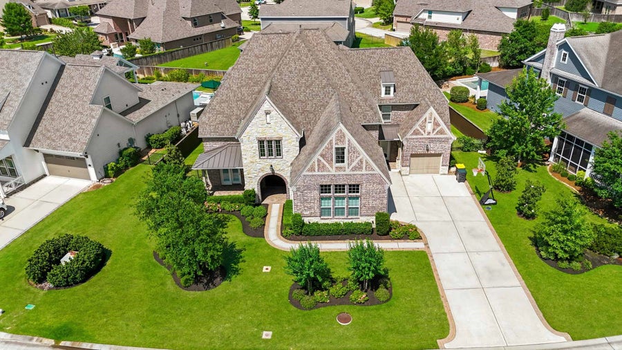 Property photo for 2033 Bluestem Drive, Conroe, TX