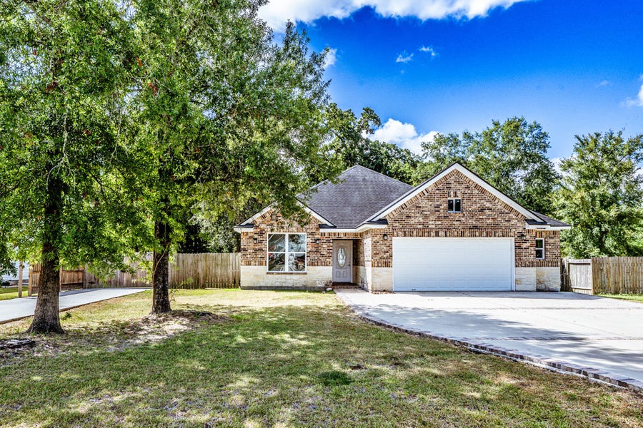 Property photo for 3676 Pin Oak Drive, Conroe, TX